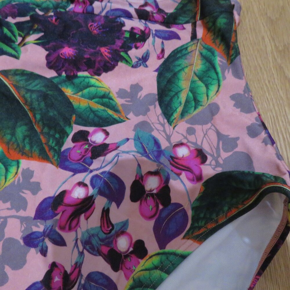 BETTY'S BEACH BUNGALOW Floral Halter Neck One Piece Swimsuit Size 10 Pink Purple - Picture 5 of 12
